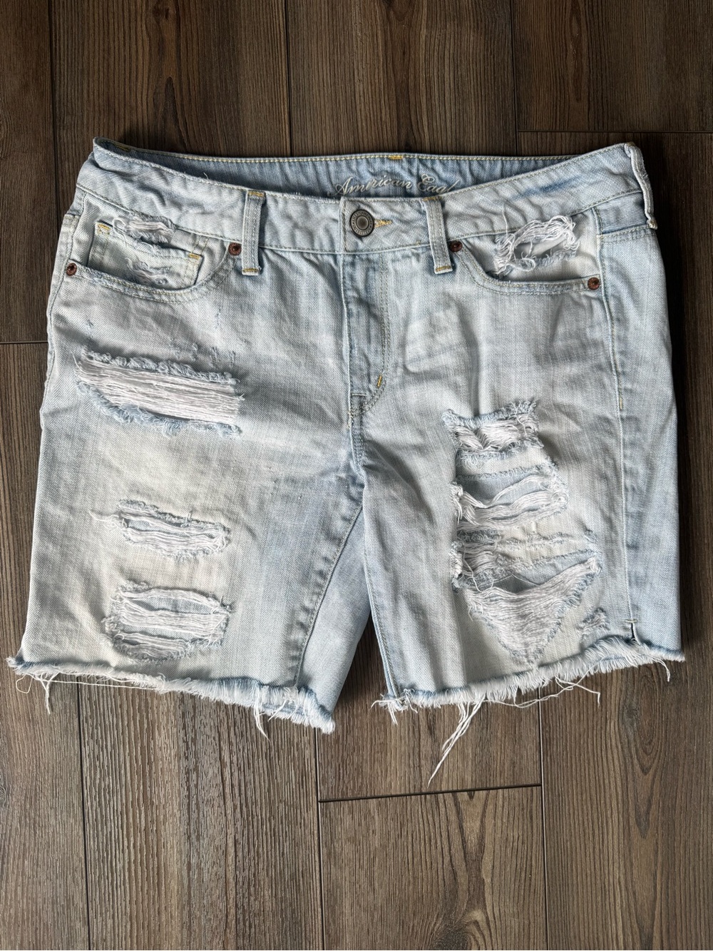 American Eagle High Rise Light Wash Distressed Denim Women's Shorts - 10